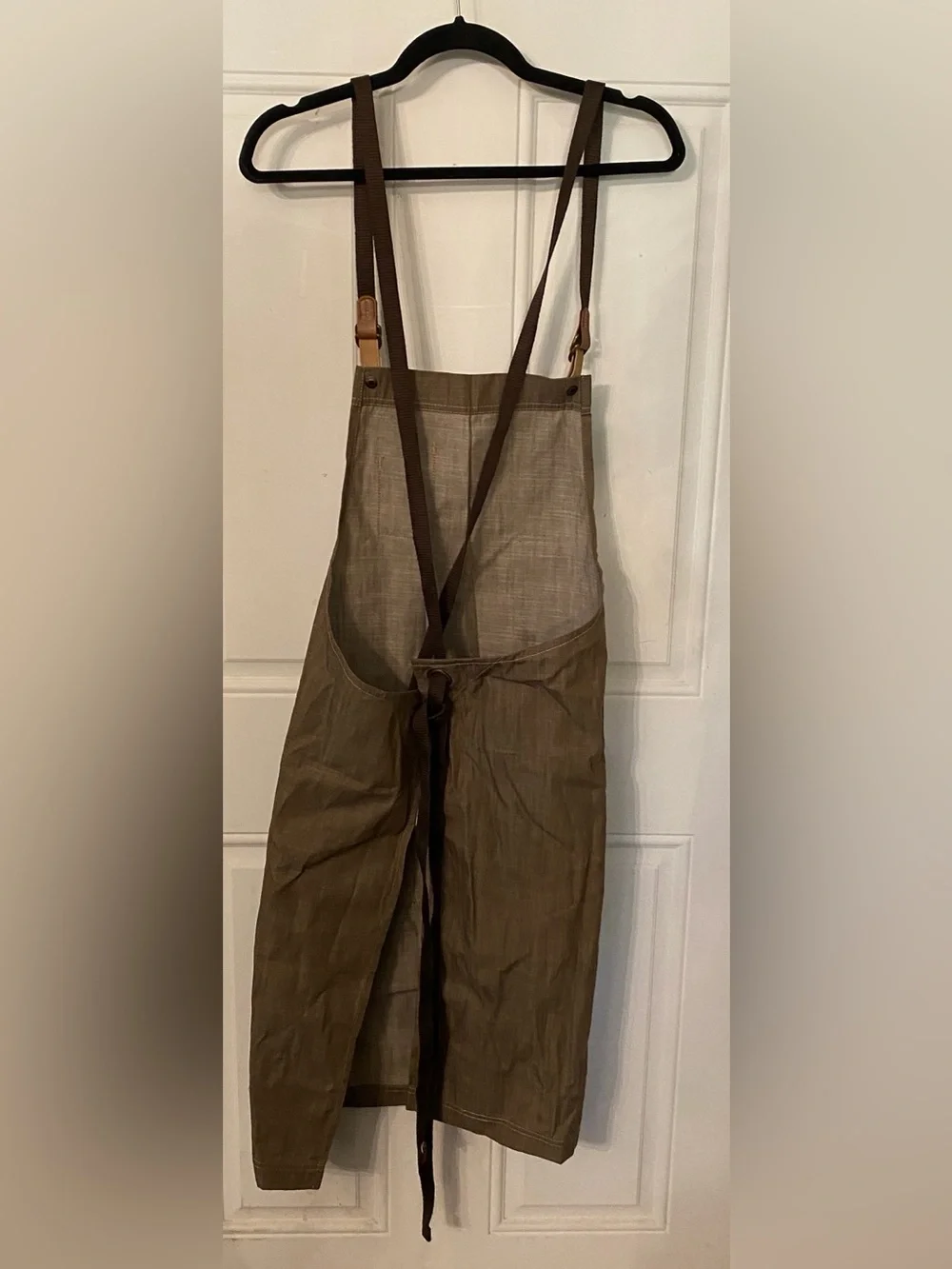 Cargo Crew Henry Bib Apron in Mocha
